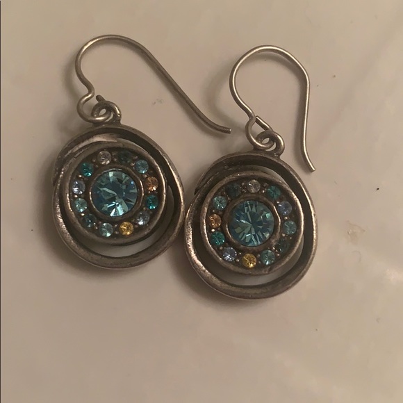 2/40 🥳🎉Sterling silver and crystal earring - Picture 2 of 2